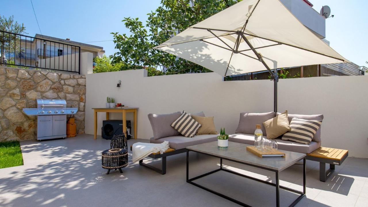 Apartments Villa Frankola With Swimming Pool Crikvenica Exterior photo