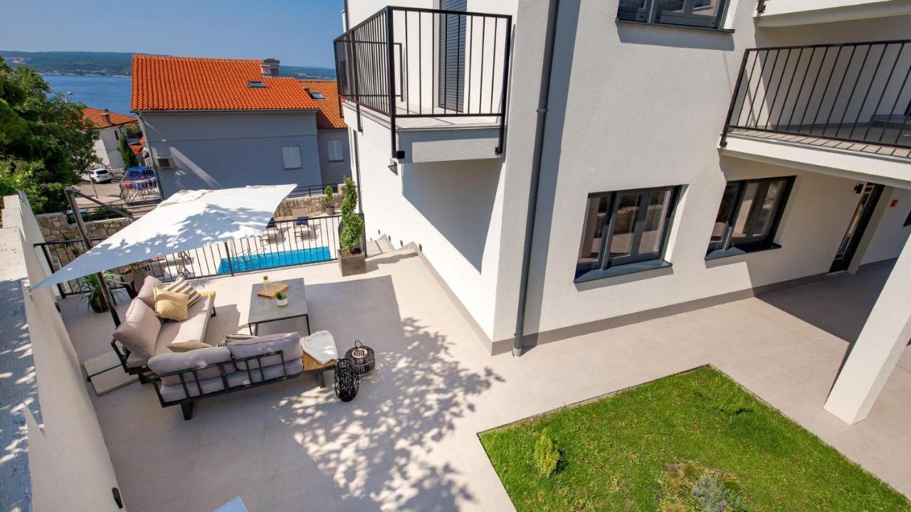 Apartments Villa Frankola With Swimming Pool Crikvenica Exterior photo
