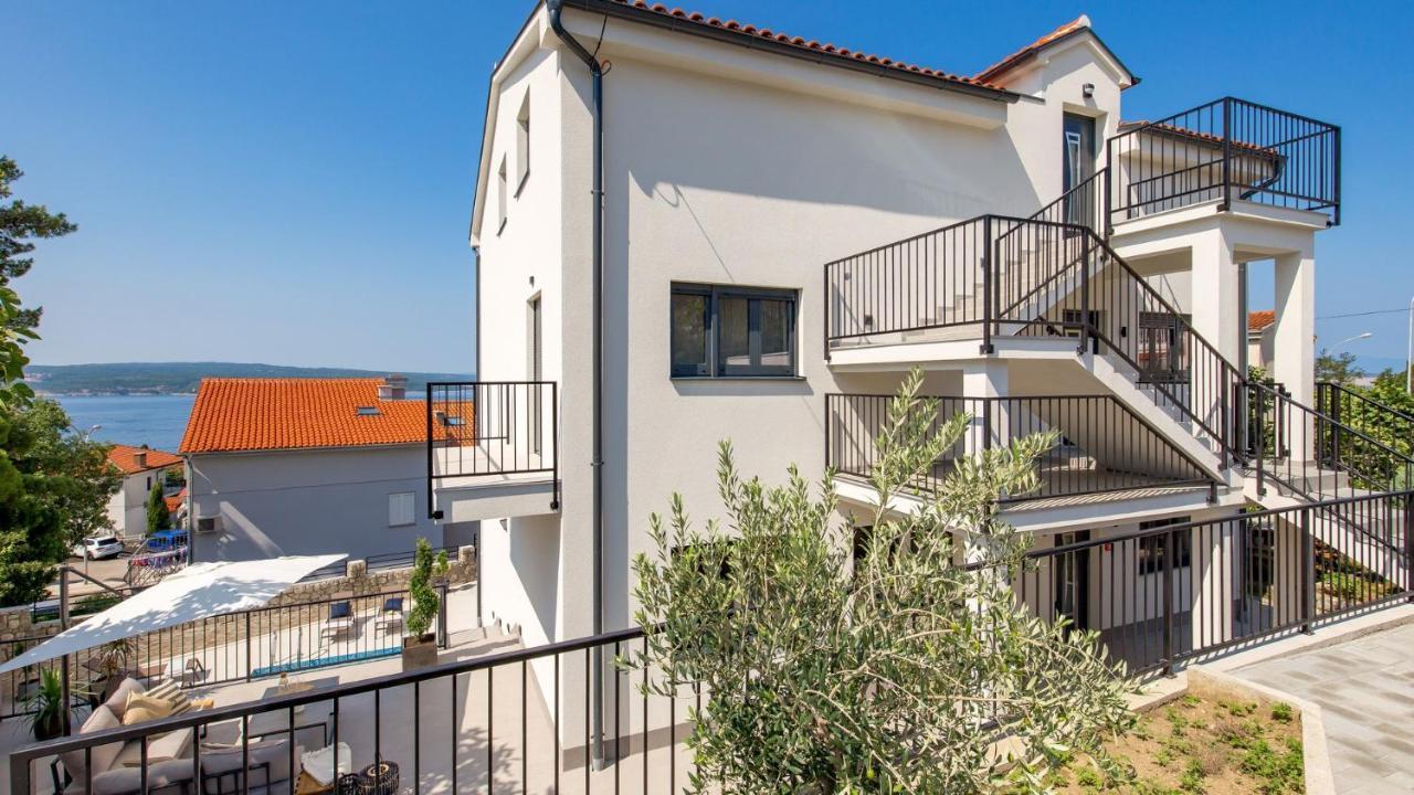 Apartments Villa Frankola With Swimming Pool Crikvenica Exterior photo