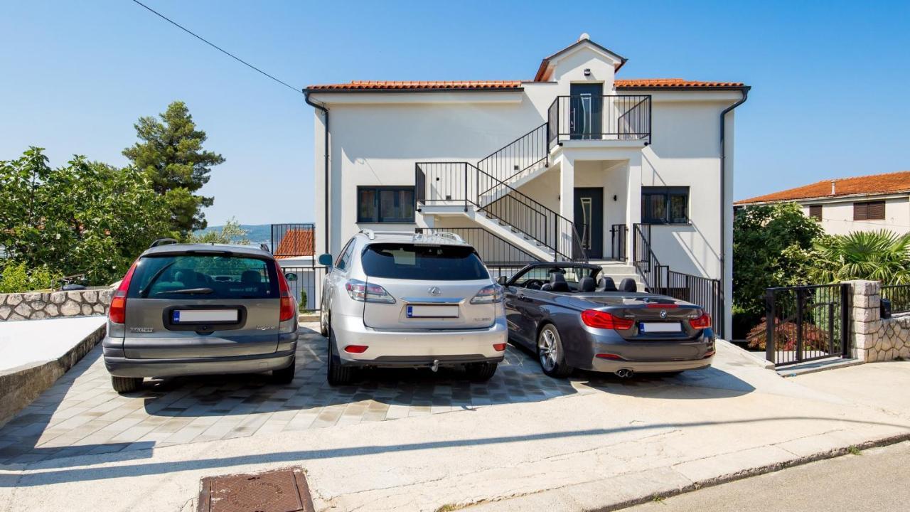 Apartments Villa Frankola With Swimming Pool Crikvenica Exterior photo
